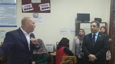 مدير الأكاديمية المهنية للمعلمين يتابع تدريبات ترقي المعلمين 