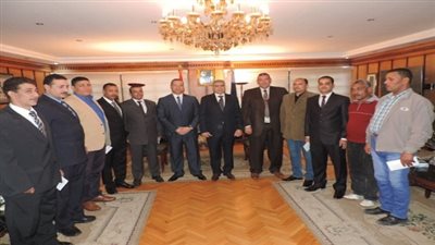 اللواء مدير الإدارة العامة لشرطة النقل والمواصلات يكرم عدداً من رجال الشرطة