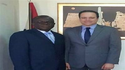 الدميرى مع مساعد وزيرالسياحة الايفوارى علاقة مصر والدول الافريقية في مجال السياحة تكاملية وليست تنافسية