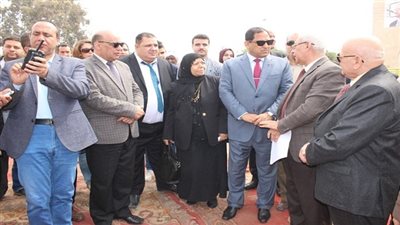 محافظ الغربية يضع حجر أساس مدرسة 