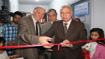 محافظ القاهرة يشهد التشغيل التجريبي لتطوير منظومة الإنارة المركزية