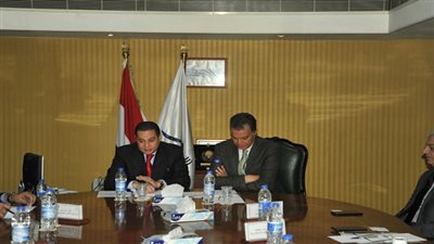 وزيرا النقل وقطاع الاعمال يبحثان زيادة التعاون في مجال النقل البحري 