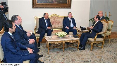 السيسي يستقبل وزير الخارجية اليوناني