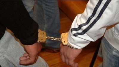 ضبط عاطلين كونوا تشكيلاً عصابياً للإتجار في المواد المخدرة بكفر شكر