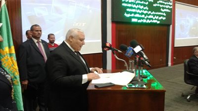 رئيس هيئة الإنتخابات.. يحمل عمداء الكليات أمانة توعية الطلاب بأهمية المشاركة فى الإنتخابات الرئاسية