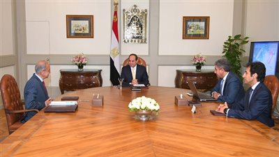 السيسي يعقد اجتماعاً مع رئيس الوزراء ووزير الطيران المدني