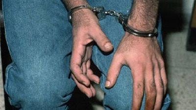 القبض على عاطل بحوزته 600 قرص مخدر بكفر شكر