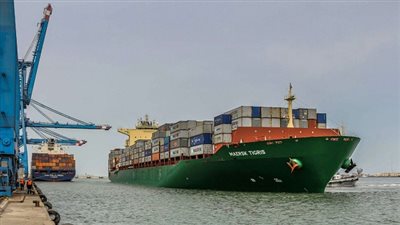 ميناء دمياط استقبل خلال الـ 24 ساعة الماضية 4 سفن حاويات و 3 سفن بضائع عامة اليوم