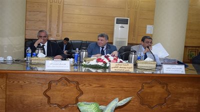 بعد حصولها علي الأيزو 9001 لسنه 2015.. القاضي يهنيء الجهاز الاداري بجامعه بنها