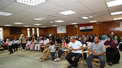 محافظ قنا ورئيس الجامعة يشهدان احتفال مستشفي قنا العام بعيد الأم