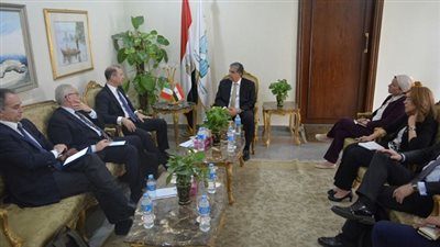 فهمي يلتقي السفير الإيطالي ووفد إحدى الشركات الايطالية العاملة في مجال الطاقة