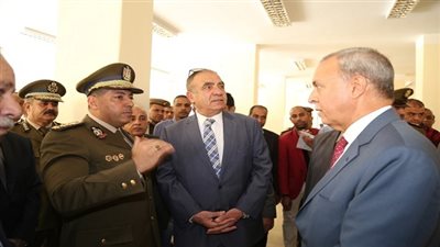 الجندى والهجان يفتتحان وحدة مرور قفط بقنا