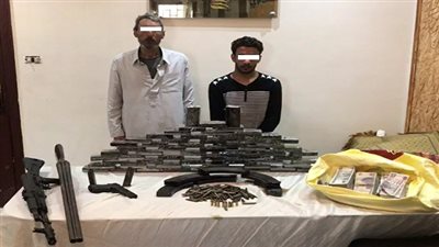 ضبط أحد الأشخاص ونجله لقيامهما بالإتجار فى المواد المخدرة 