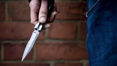 سائق يطعن زميله بسلاح أبيض للخلاف على أولوية تحميل الركاب بالخصوص