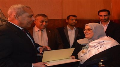 بالصور.. السويس تكرم الأمهات المثاليات علي مستوي المحافظة