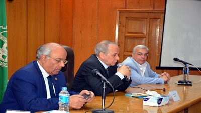 محافظ القليوبية يجتمع بمجلس أمناء التربية والتعليم لمناقشة إستعداداتهم للإنتخابات