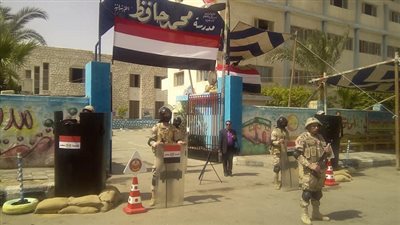  الجيش يتسلم المدارس المخصصة كلجان انتخابية بالسويس