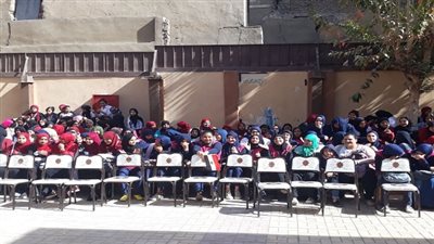 التعليم تُقيم احتفالية بمدرسة القاضي شرف الدين الثانوية المهنية بنات