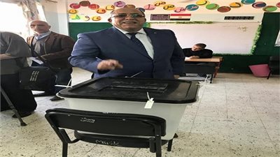 رئيس هيئة موانىء البحر يدلى بصوته بالانتحابات الرئاسية