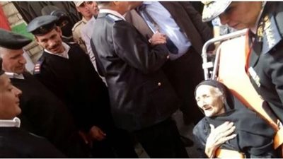 شاهد| مسنة تبلغ 101 عامًا تشارك في الانتخابات الرئاسية 