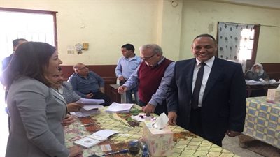 رئيس أكاديمية البحث العلمي يدلي بصوته في الانتخابات الرئاسية 2018