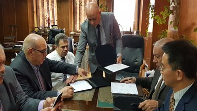  الكهرباء: توقيع عقد بالشركة المصرية لنقل الكهرباء