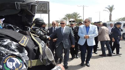 بالصور.. مساعد وزير الداخلية لمدن القناة ومدير امن السويس يتفقدان اللجان الانتخابية