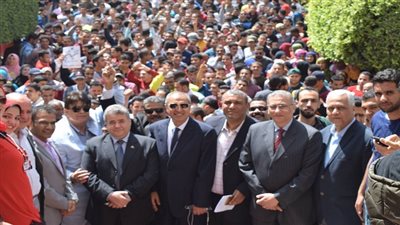 جامعة بنها تنظم مسيرة حاشدة لحث المواطنين على المشاركة فى الانتخابات الرئاسية
