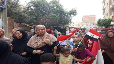 بالصور.. إقبال نسائي علي لجان الانتخابات بشبرا الخيمة