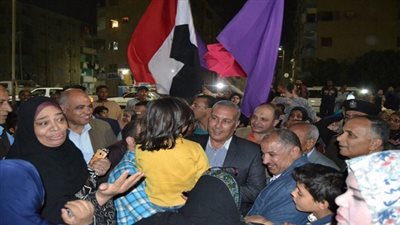 بالصور.. محافظ السويس يتابع لجان الانتخابات الرئاسية مساءاً وسط حضور مكثف