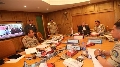 منذ الصباح الباكر.. الهجان يترأس غرفة العمليات الرئيسة للإنتخابات بقنا