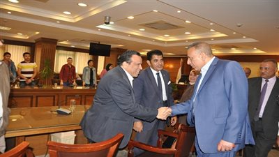 محافظ الجيزة يستقبل عدد من المدرسين والطلاب المشاركين فى مبادرة 