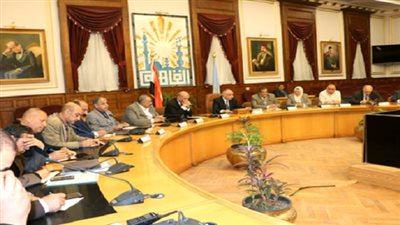 محافظ القاهرة يوجه رؤساء أحياء بمراجعة كافة الكنائس والشوارع المحيطة بها بمناسبة عيد القيامة