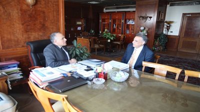 وزير الرى يستقبل عدد من قيادات الوزارة وذلك بعد تكليفهم بمناصبهم الجديدة