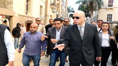 محافظ القاهرة يتفقد أعمال تطوير منطقة البورصة