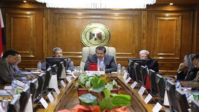 عبد الغفار يطالب بوضع خطة واضحة لتطوير المراكز والمعاهد والهيئات البحثية 