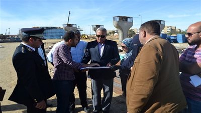 بالصور.. محافظ السويس يتابع أعمال تطوير كوبرى الجيش المصرى