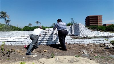 إزالة ١٥ حالة تعدي على الأرض الزراعية بالقليوبية