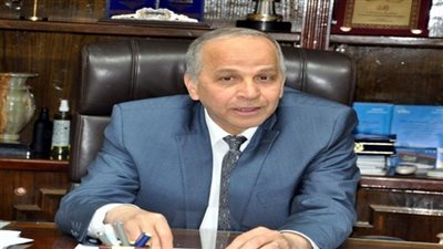 محافظ القليوبية يعنف مسئول وزارة الكهرباء بسبب تقاعسه عن العمل