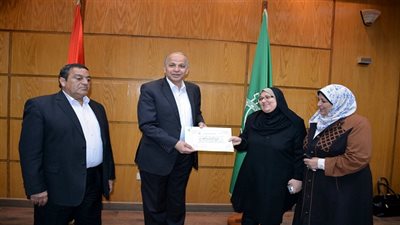محافظ القليوبية يكرم 10 أمهات مثاليات بديوان عام المحافظة