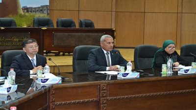 بالصور.. محافظ السويس وقنصل الصين يؤكدان على تعزيز العلاقات المشتركة ودعم الاقتصاد المصري