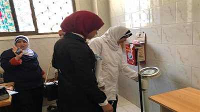 المكتب الفنى بوزارة الصحة يتابع برنامج الكشف المبكر عن فيروس 
