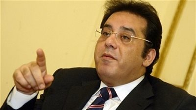 خناقة بين أيمن نور وإعلاميوا قناة الشرق.. ماذا حدث؟