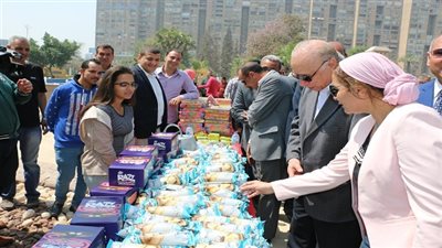 محافظ القاهرة يشارك 400 طفل الاحتفال بيوم اليتيم بحديقة الميريلاند