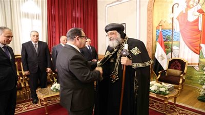 وزير الداخلية وقيادات الوزارة يهنئون قداسة البابا تواضروس الثانى بمقر الكاتدرائية بالعباسية