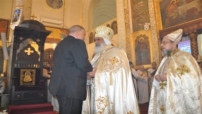 وزيرة السياحة ومحافظ البحر الأحمر يشاركان في قداس عيد القيامة بكاتدرائية الأنبا شنودة بالغردقة