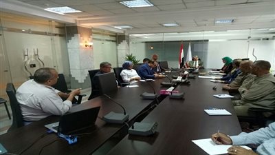 وزير البيئة يستعرض مقترح لرفع كفاءة بحيرة قارون وأعمال تطوير محمية وادي الريان