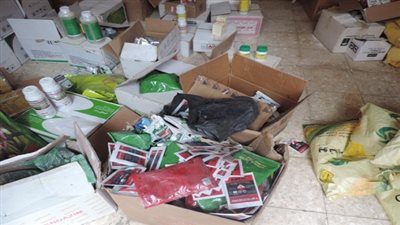 ضبط شخصين للأتجار فى المبيدات والمخصبات الزراعية بدون ترخيص 