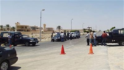 هروب مجهول القي حقيبة علي كمين أمني بالعبور