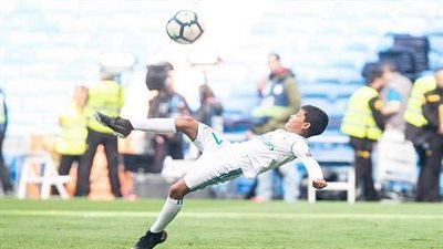 شاهد| نجل رونالدو يقلد هدف والده الأسطوري.. ماذا حدث؟